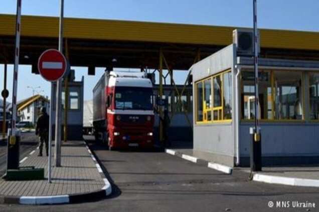 На кордоні України з Польщею розблокували пункти пропуску