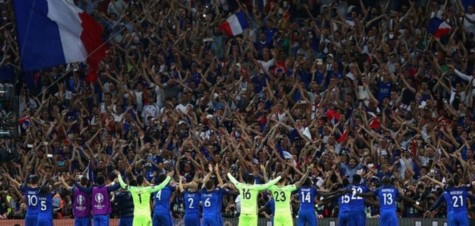 Плагиат года. Франция отпраздновала победу в полуфинале Евро-2016 по-исландски