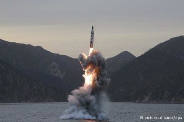 Північна Корея запустила ракету з субмарини