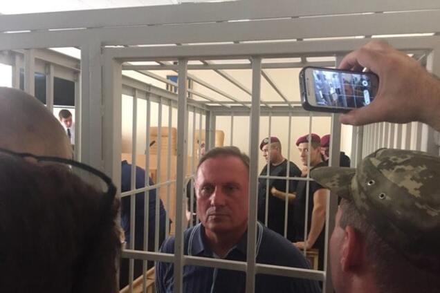 Александр Ефремов