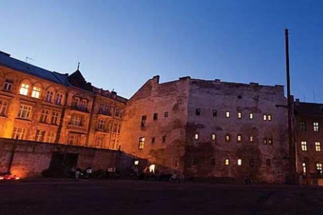 Тюрьма на Лонцкого