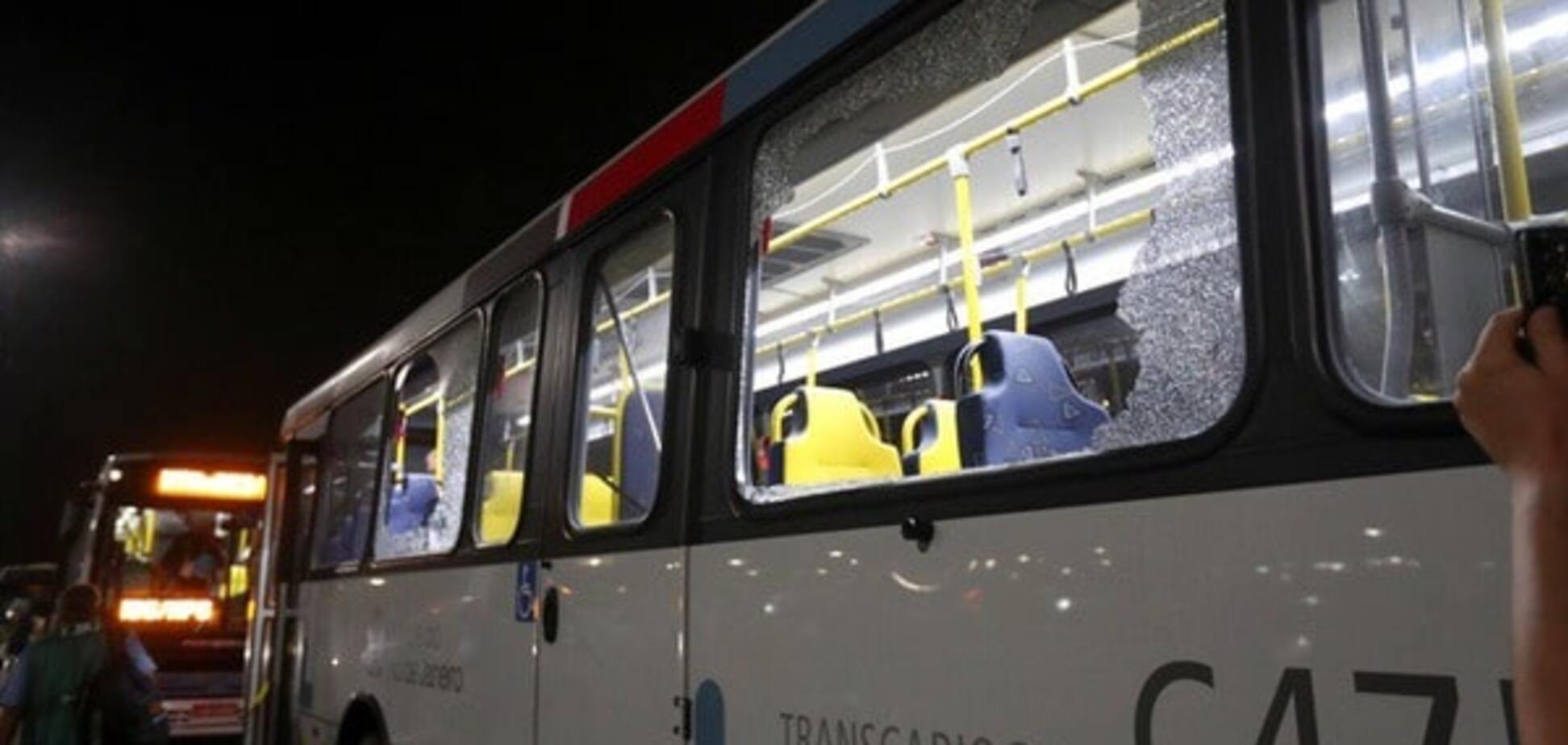 Нападение на автобус с Рио