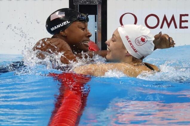 Симон Мануэль и Пенни Олексяк