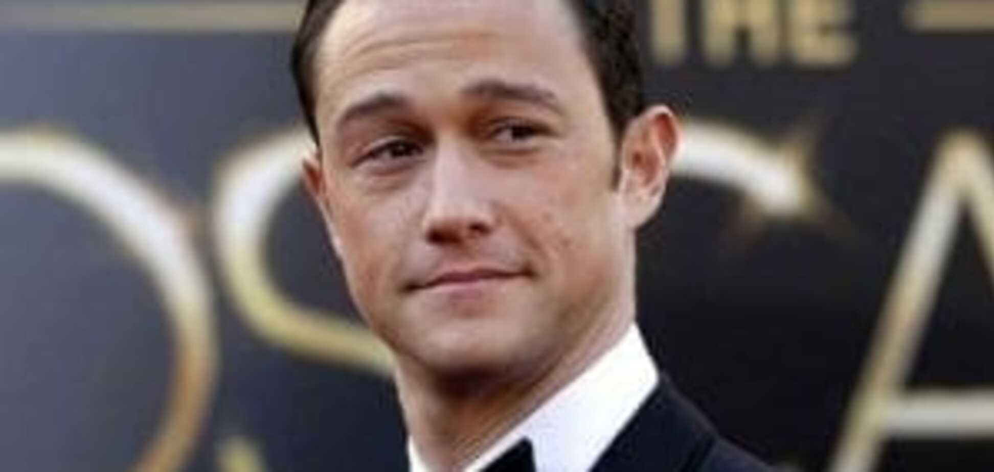 Джозеф Гордон-Левитт сыграл на барабанах в метро Лос-Анджелеса: опубликовано видео