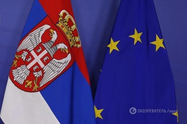 Флаги ЕС и Сербии