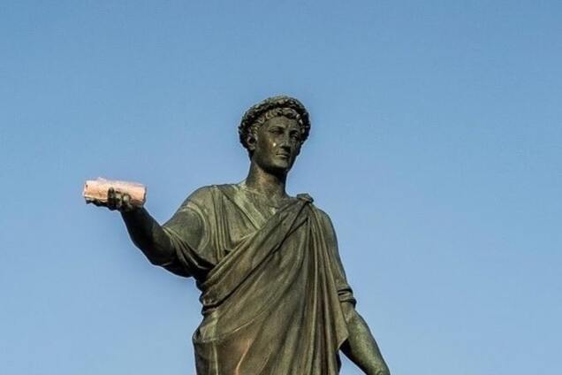 Памятник в Одессе