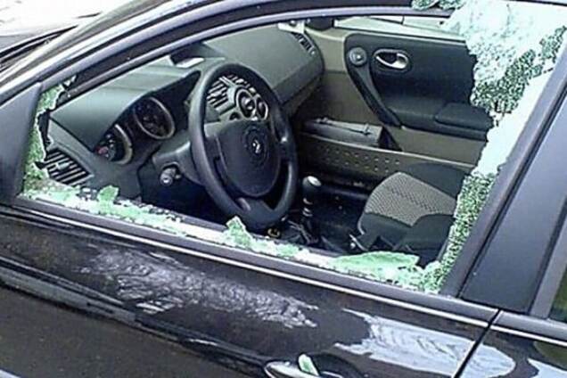 Разбитый автомобиль