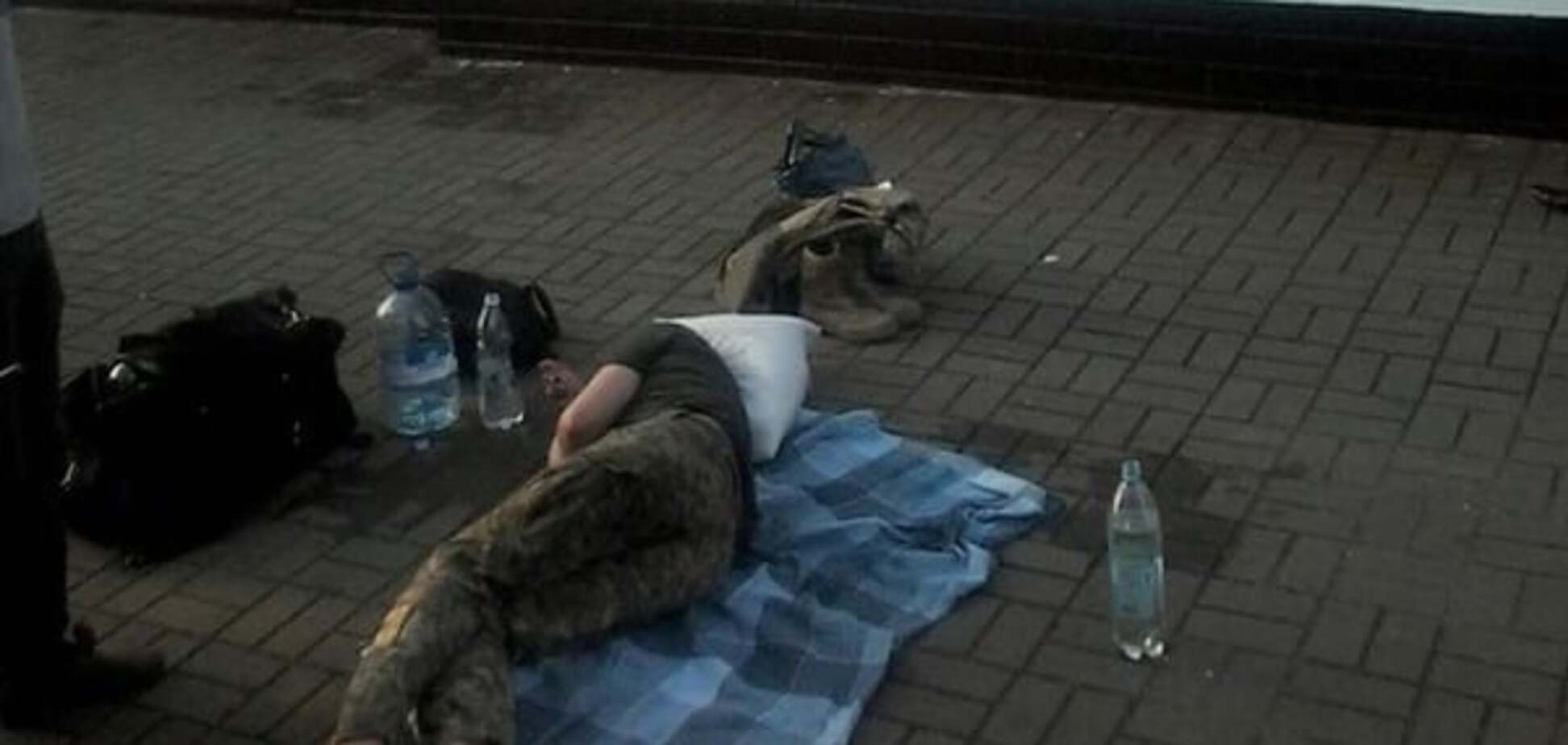 Женщина на перроне