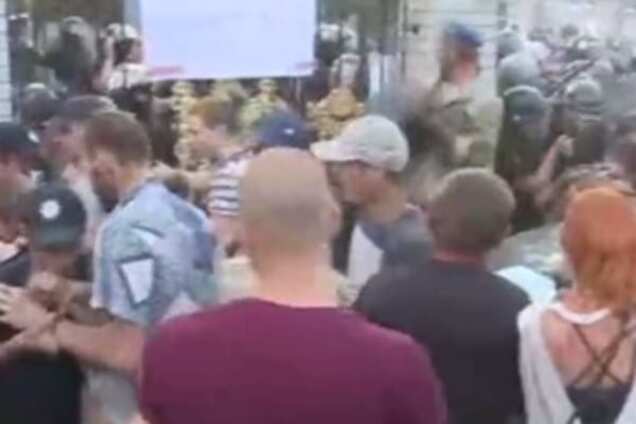 Бійка біля суду у справі бійця \'Торнадо\'