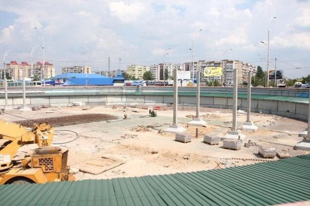 стройка на Героев Днепра