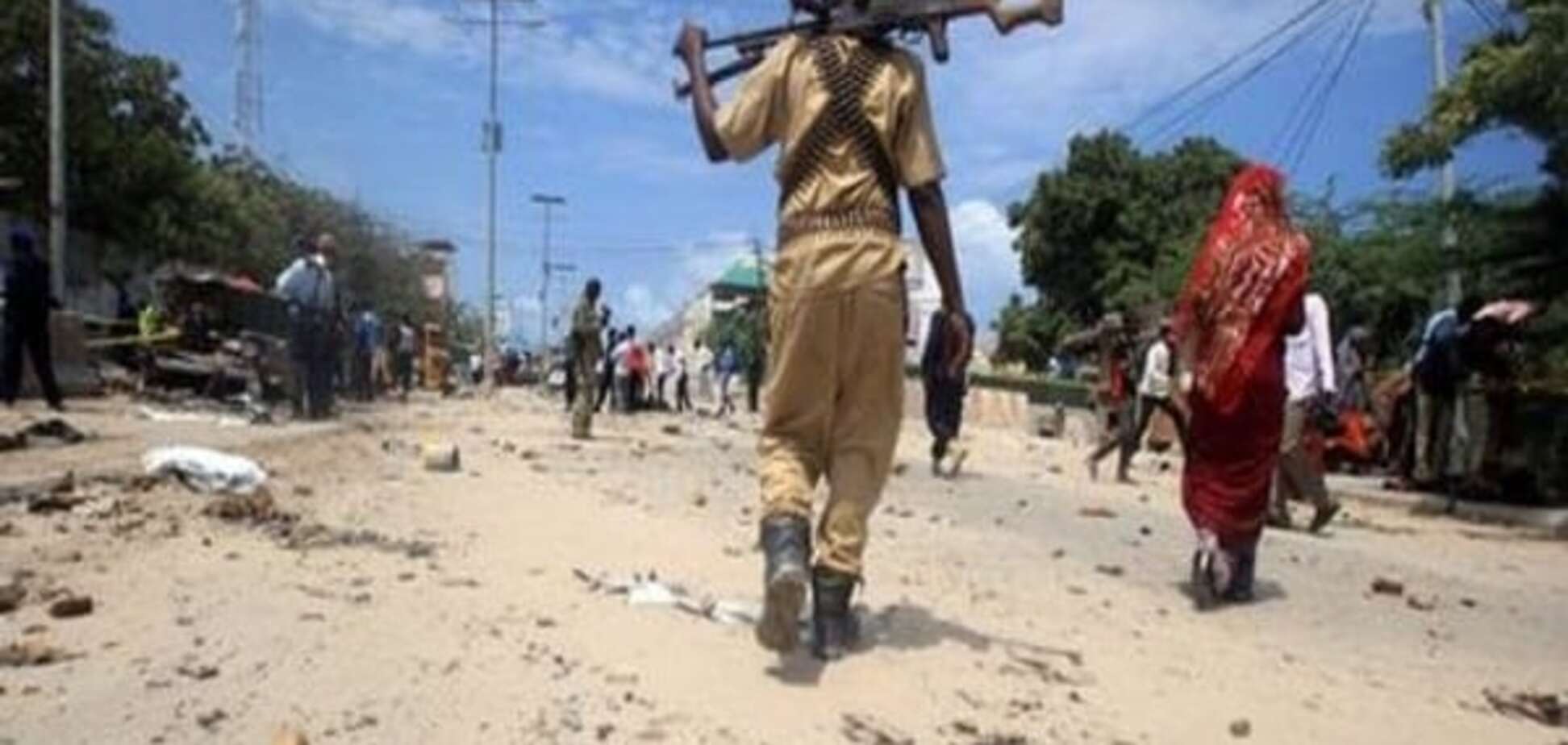Внаслідок двох вибухів у Сомалі загинули більш ніж 20 людей