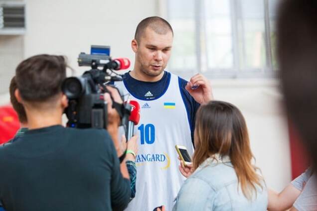 Кирило Фесенко