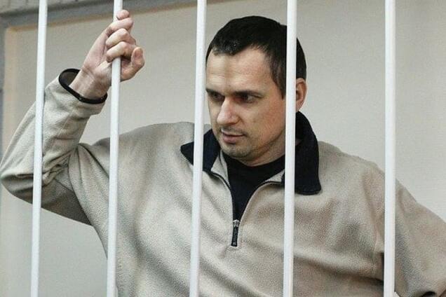 'Спасите его жизнь': нобелевские лауреаты призвали Меркель помочь освободить Сенцова