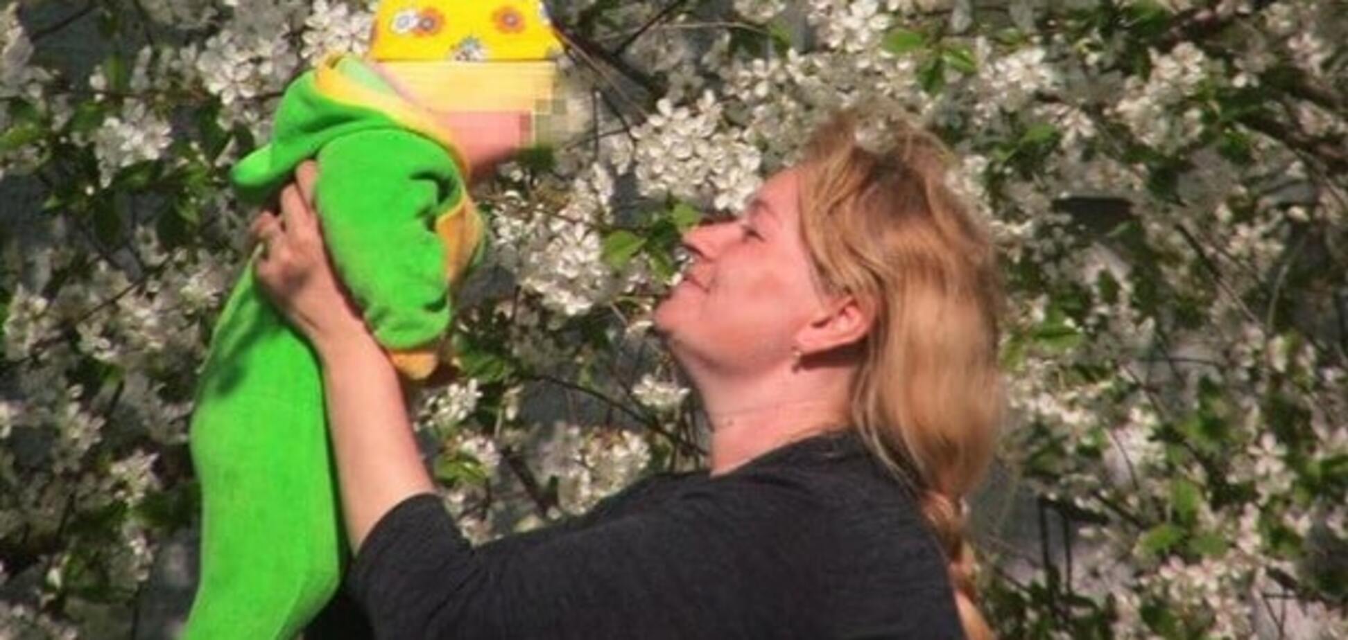 Ребенок с матерью