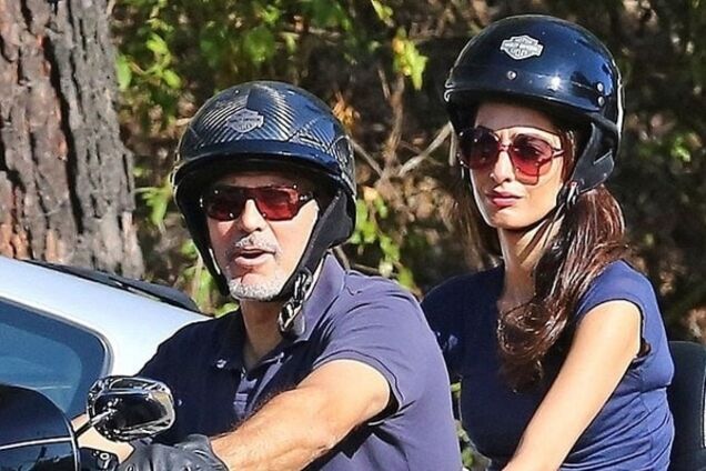 Дерзкие байкеры: Джордж и Амаль Клуни прокатились на крутом мотоцикле