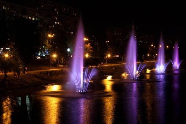 Фонтаны на Русановке