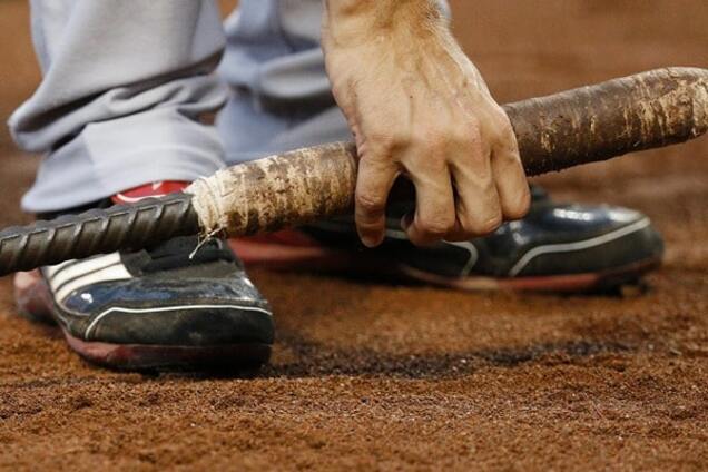 Ударил арматурой