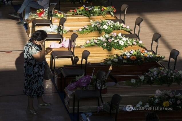 В Италии начали хоронить погибших от землетрясения