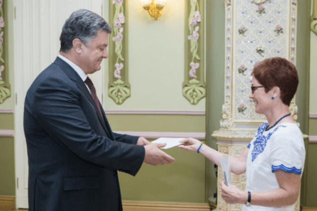 Петр Порошенко, Мари Йованович