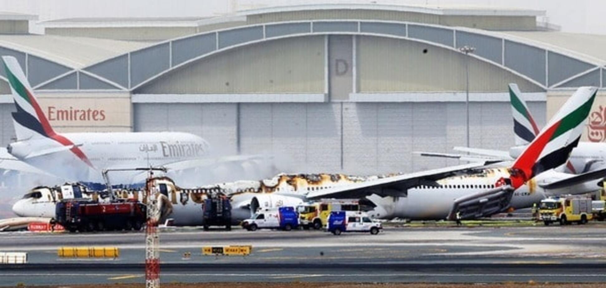 В Дубае сгорел самолет