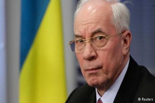 Генпрокуратура України викликає на допит екс-прем'єра Азарова та його сина