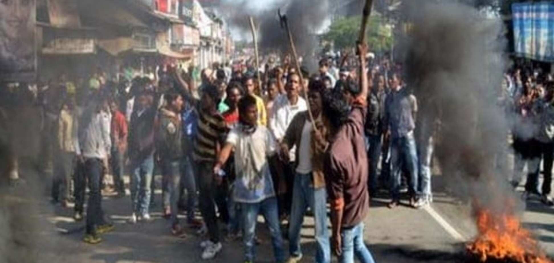 В Індії бойовики відкрили вогонь на ринку - принаймні 13 загиблих