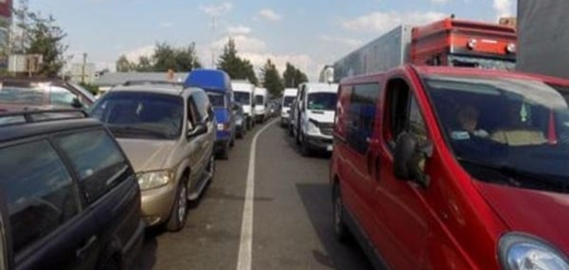 Черги на українсько-польському кордоні: нескінченна історія