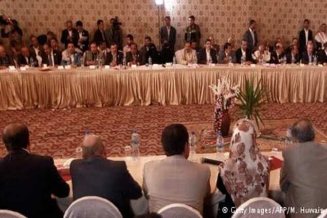 Повстанці в Ємені створили урядову раду, мирні переговори призупинено