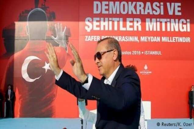 Масовий мітинг у Стамбулі: Ердоган обіцяє підтримати відновлення смертної кари