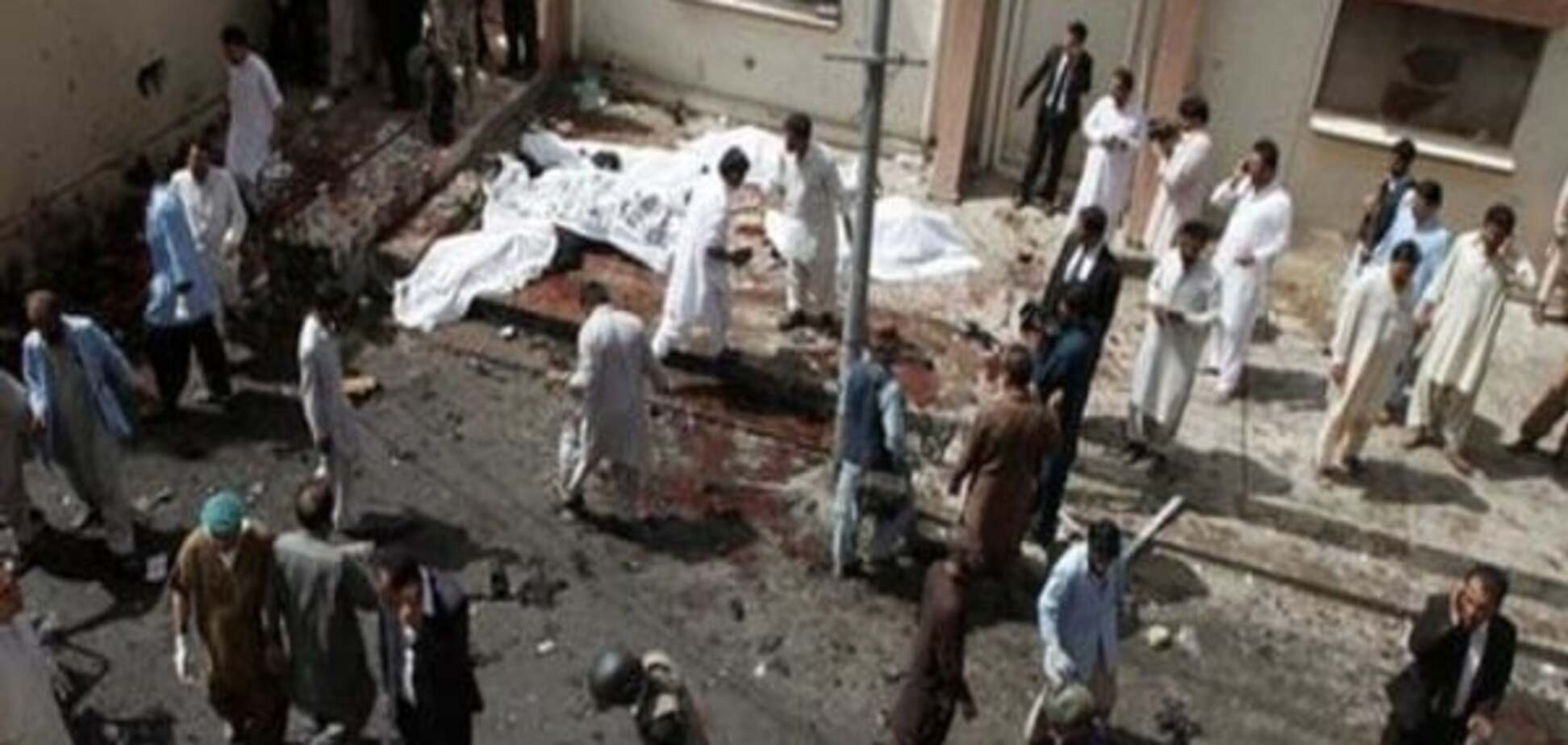 Вибух біля лікарні у Пакистані: десятки загиблих (оновлено)