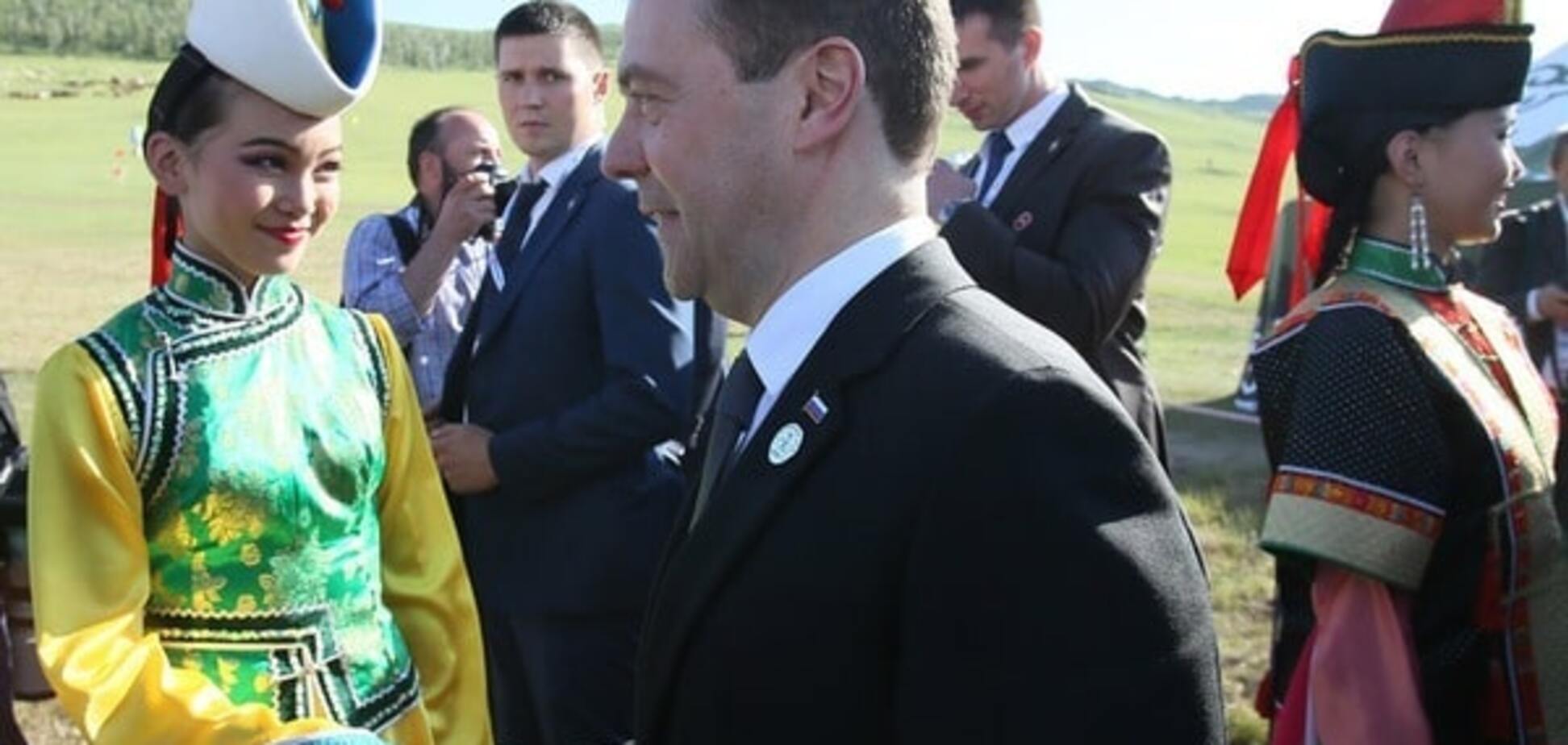 Как Медведев стал главным оппозиционером