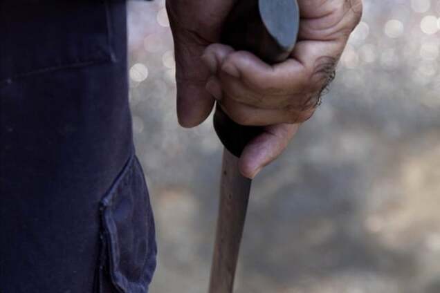 Грабитель с ножом