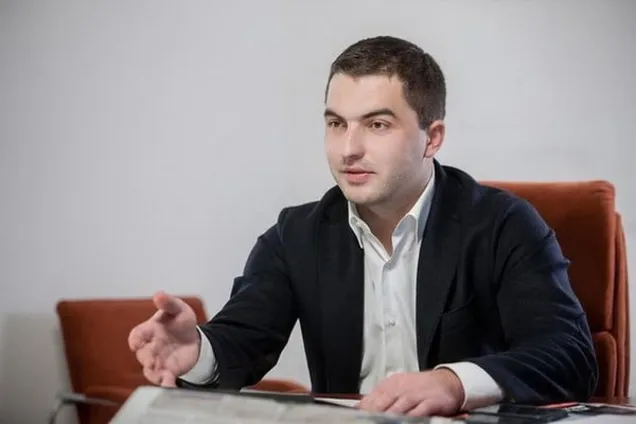 Евгений Ларин