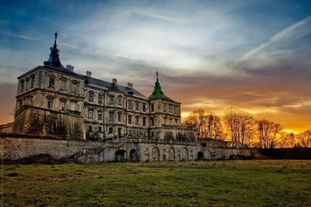 Містичний Підгорецький палац: розкішні володіння привида Білої Пані 