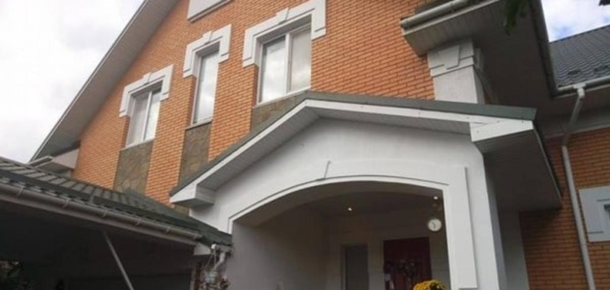 Разгромили весь дом: журналисты показали последствия обыска в доме экс-губернатора Киевской области. Фоторепортаж