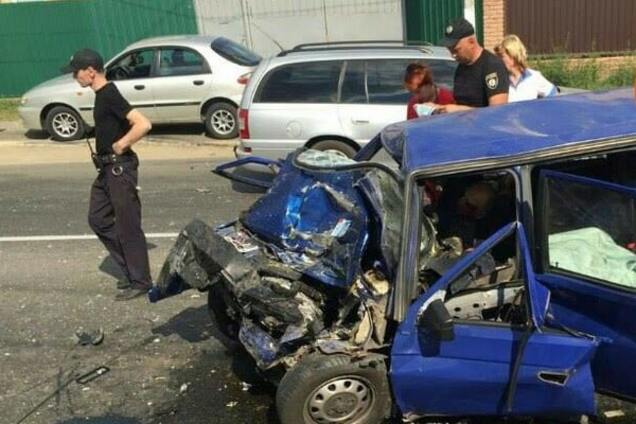 Под Киевом автомобиль на огромной скорости влетел в маршрутку: трое погибших. Опубликованы фото