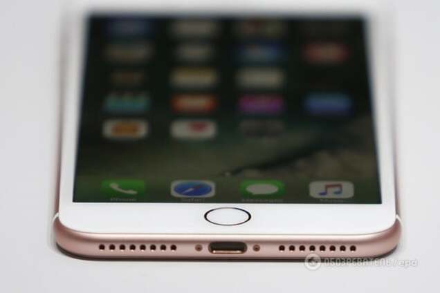 Цвет, зум и боязнь влаги: что не сказала Apple на презентации iPhone 7 и 'умных часов'