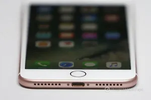 Цвет, зум и боязнь влаги: что не сказала Apple на презентации iPhone 7 и "умных часов"