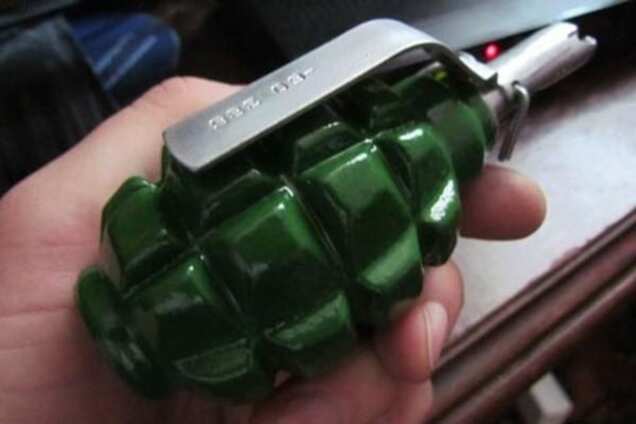 Взрыв в Днепре: мужчина подорвал собственный автомобиль гранатой