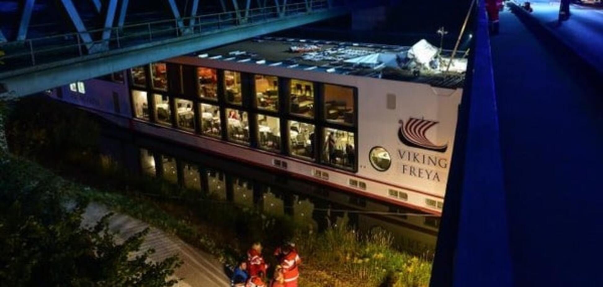 В Германии разбился круизный корабль: есть жертвы. Опубликованы фото