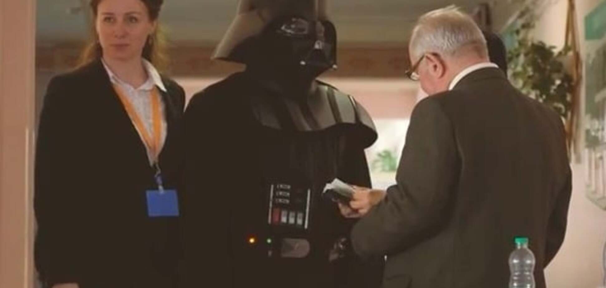 Выборы в Беларуси: на голосование пришли Чубакка, Дарт Вейдер и Розовая пантера. Опубликованы фото и видео