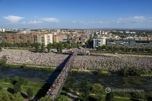 В Каталонии прошли масштабные шествия сепаратистов: опубликован фоторепортаж