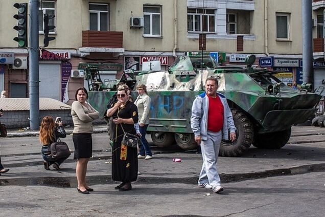 В Донецке местные жители 'заминировали' подъезды к огневым позициям террористов