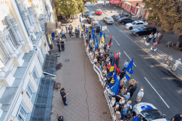 Суд принял решение по Сиротюку и Ко под протесты 'Свободы': опубликованы фото