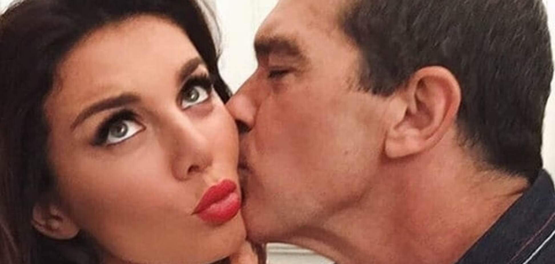 Антонио Бандерас не устоял перед чарами Анны Седоковой: сладкий поцелуй звезд