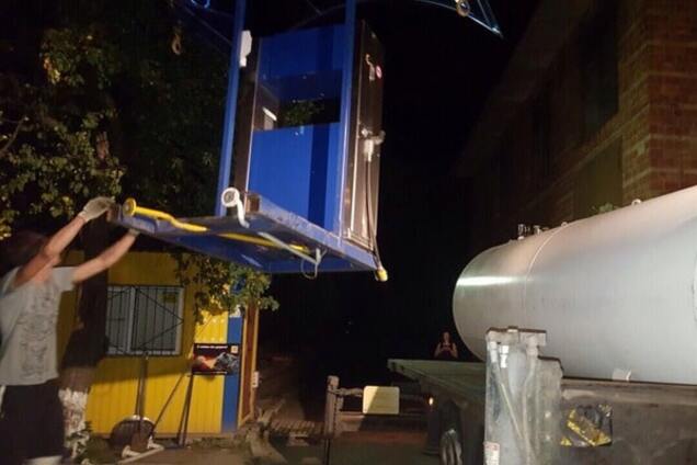 В Киеве демонтировали опасную газовую заправку