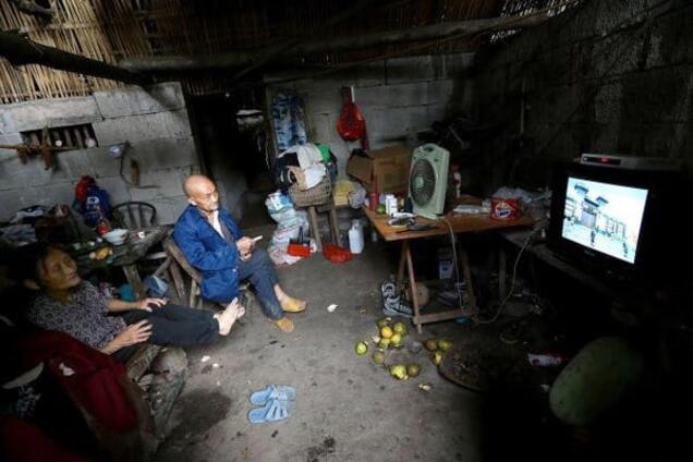 Взрыв из прошлого: в Китае супруги более 50 лет живут в пещере