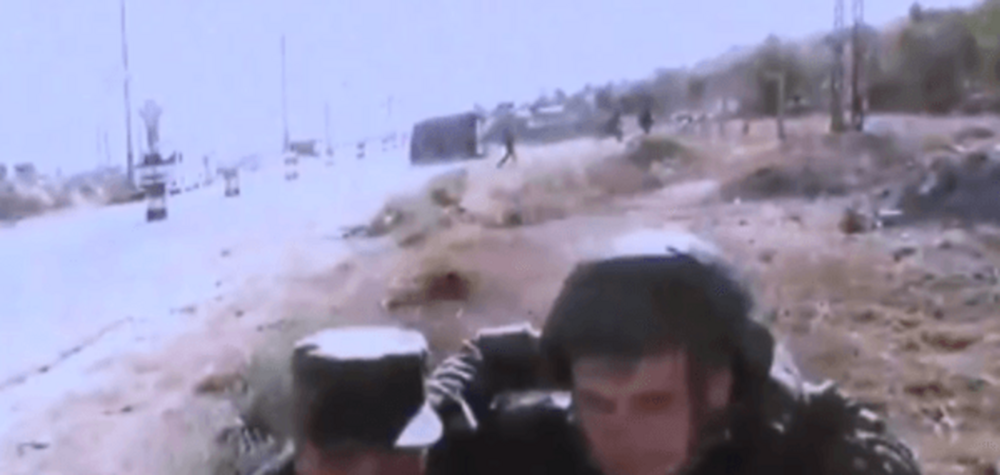 В Сирии российские солдаты попали под обстрел во время прямого эфира: видеофакт