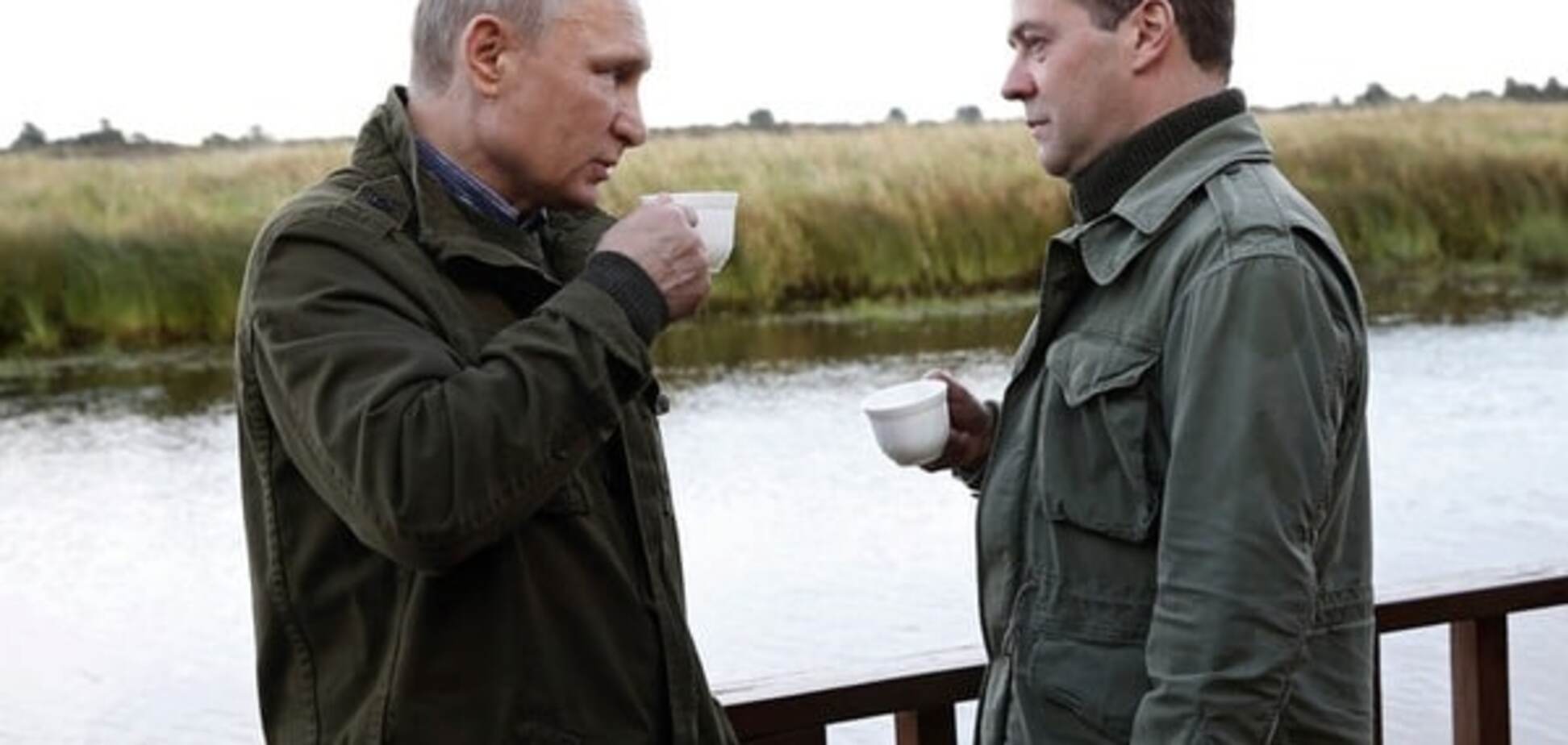 Лавров и компания нервно курят в стороне