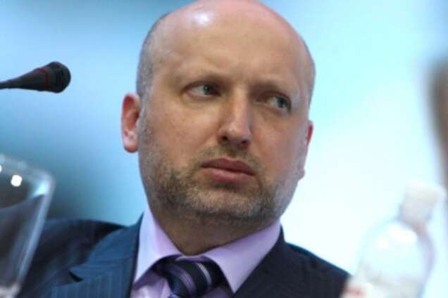 Россия стягивает военную авиацию к границам Украины - Турчинов